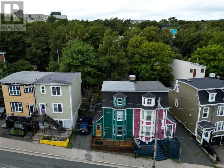 Property Photo:  98 Pleasant Street  NL A1E 1L4 