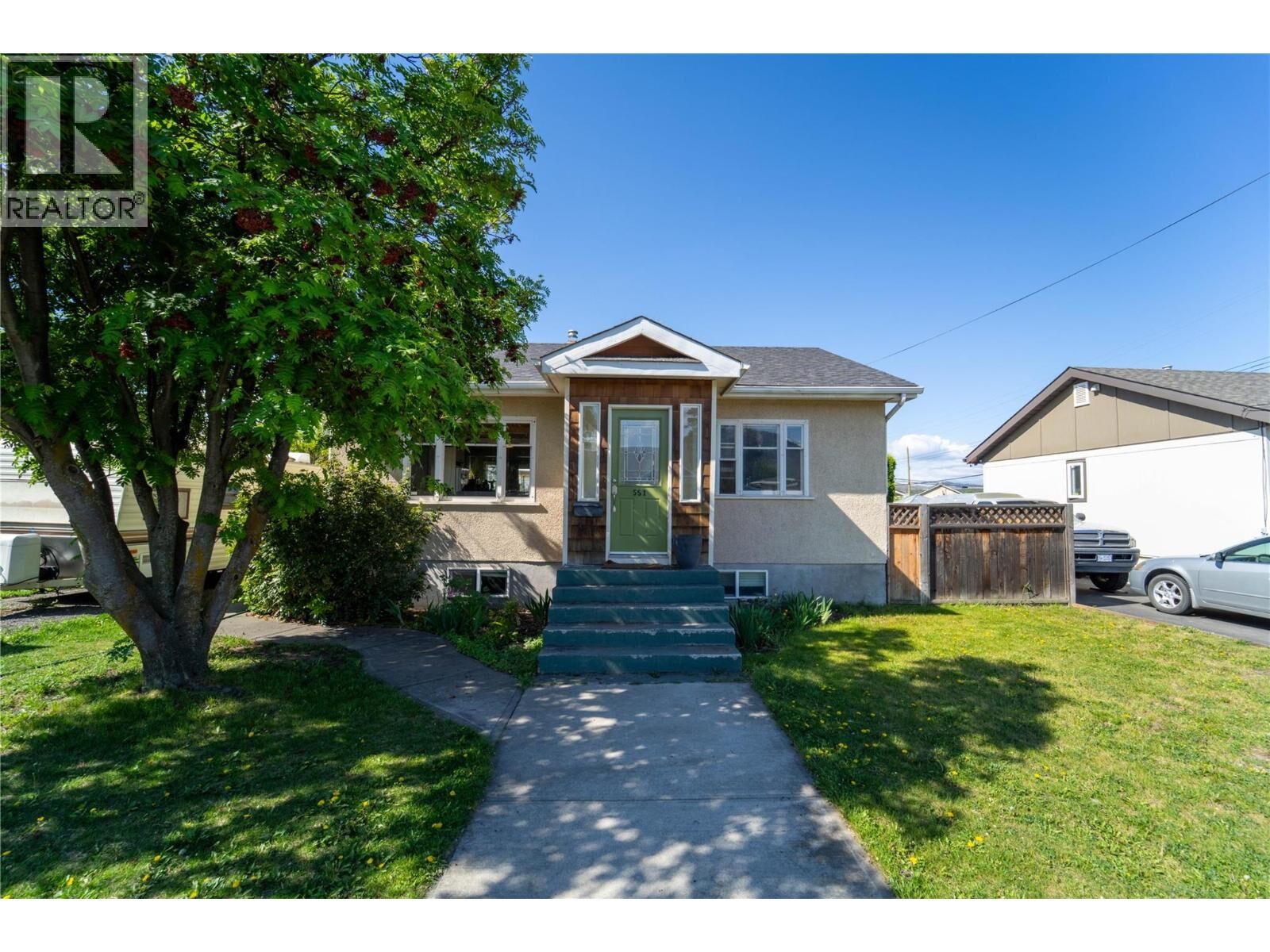 Property Photo:  551 Linden Avenue  BC V2B 2N5 