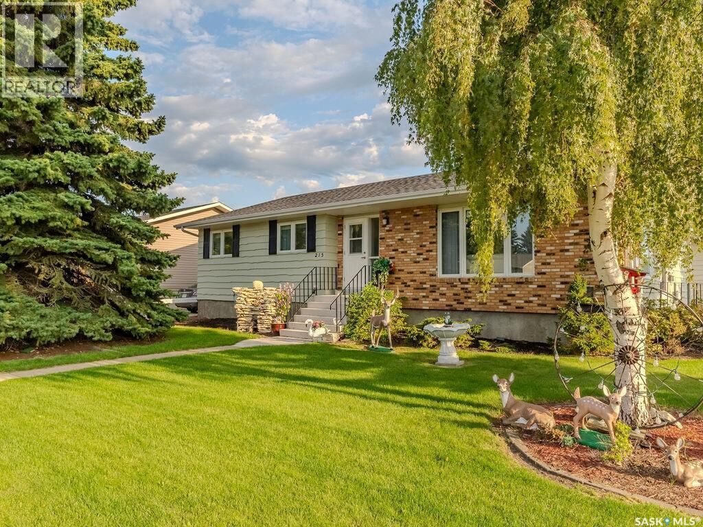 Property Photo: 215 7th Street S SK S0K 4P0