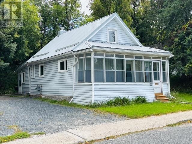 Property Photo: 215 Matheson St N ON P9N 3G5