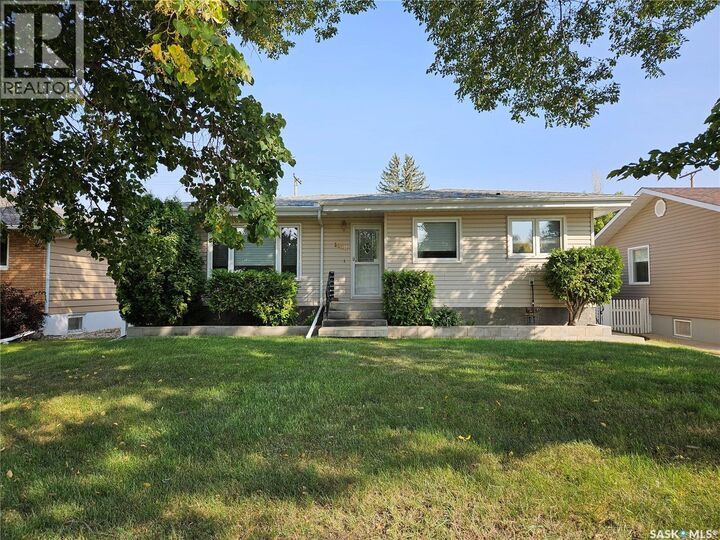 1030 Henry Street  Moose Jaw SK S6H 3H4 photo