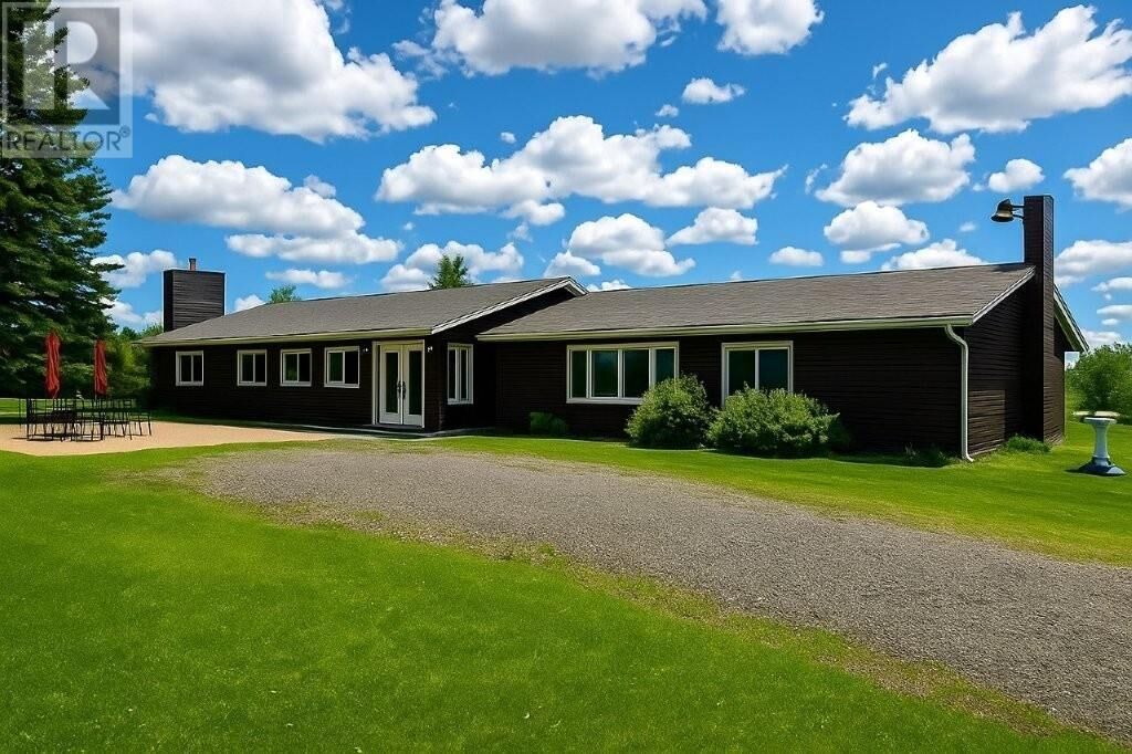 Property Photo: 5421 Townline Road ON P7G 1G5