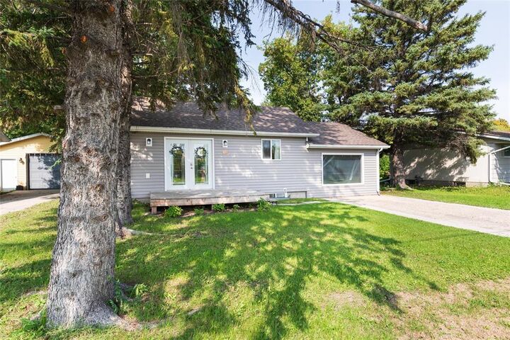 545 Barkman Avenue  Steinbach MB R5G 0H8 photo