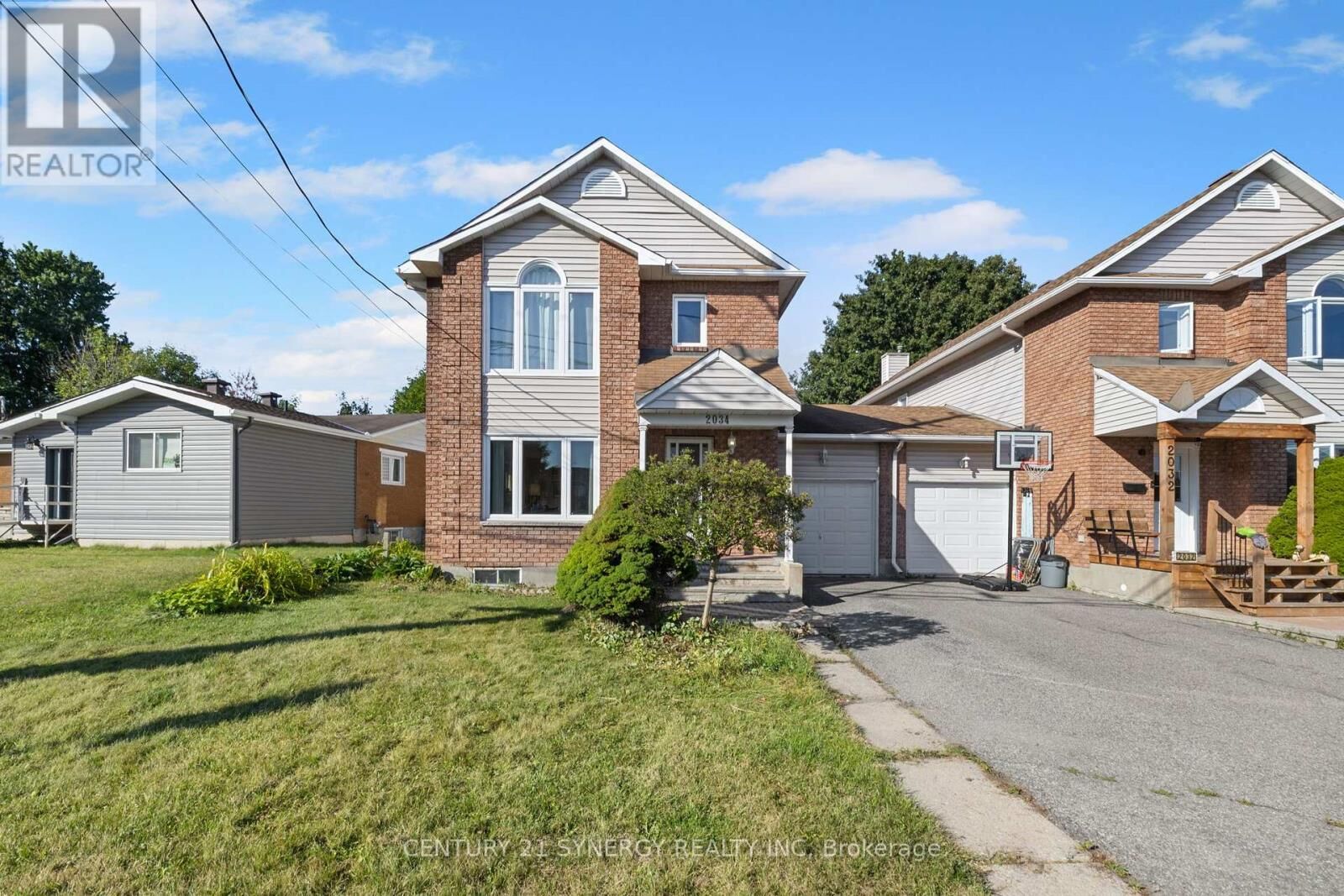 Property Photo:  2034 Frank Bender Street  ON K1C 1M7 