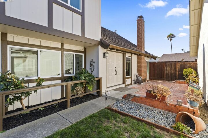 Property Photo:  5139 Dryden Ct  CA 94560 