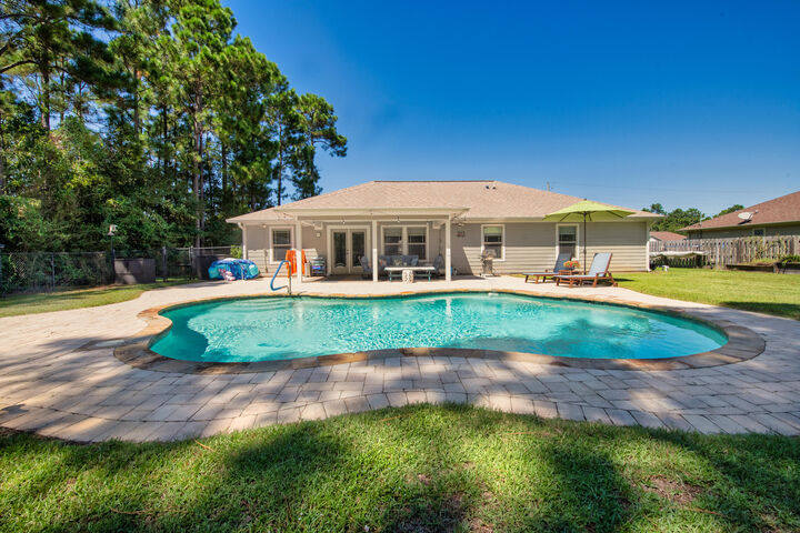 Property Photo: 8169 Tavira Street FL 32566