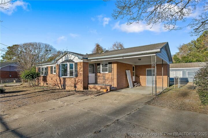 Property Photo: 5631 Dodge Drive NC 28303