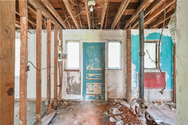 Property Photo:  1090 Ira Street SW  GA 30310 