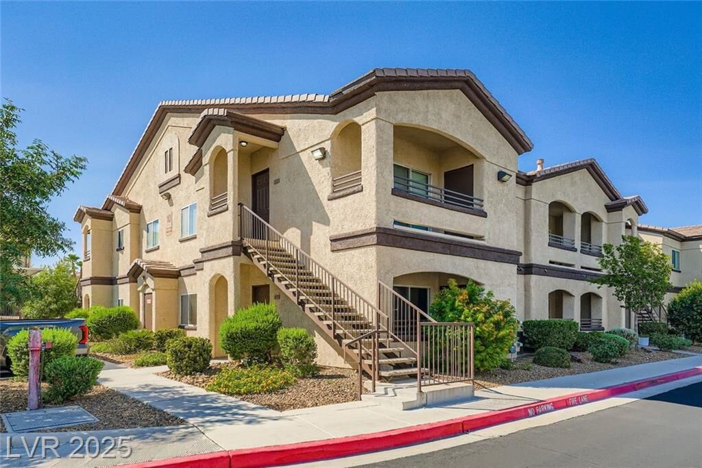 Property Photo: 2291 West Horizon Ridge Parkway 10155 NV 89052