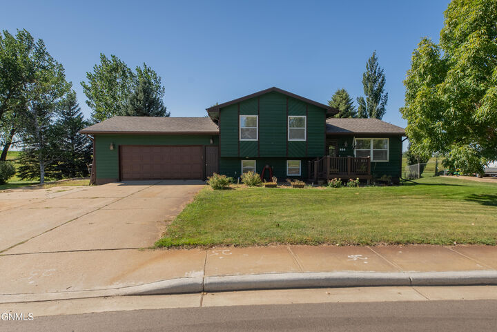 996 Heart Drive  Dickinson ND 58601 photo