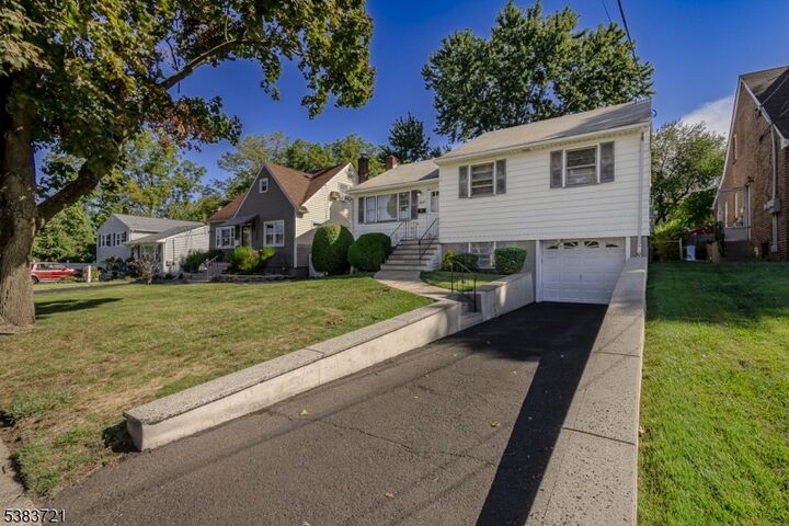 Property Photo:  2217 Vauxhall Rd  NJ 07083 