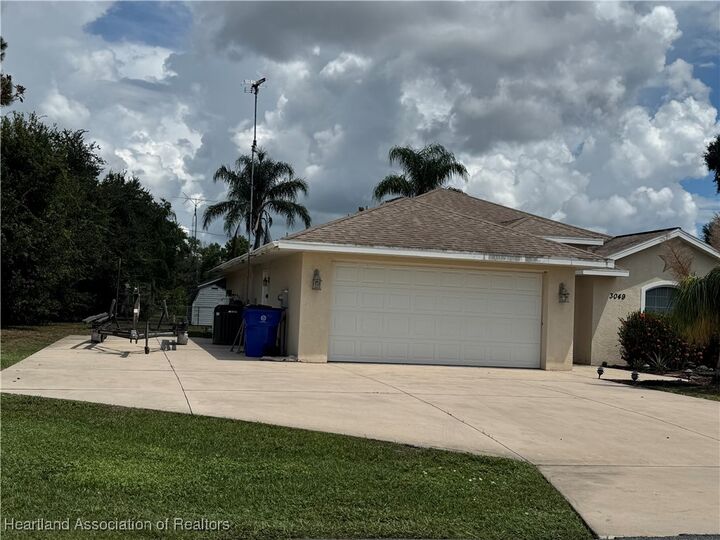 Property Photo:  3049 Morning Glory Drive  FL 33852 