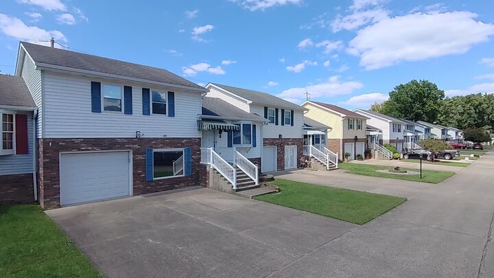 Property Photo: 5 Cobblestone Lane WV 25705