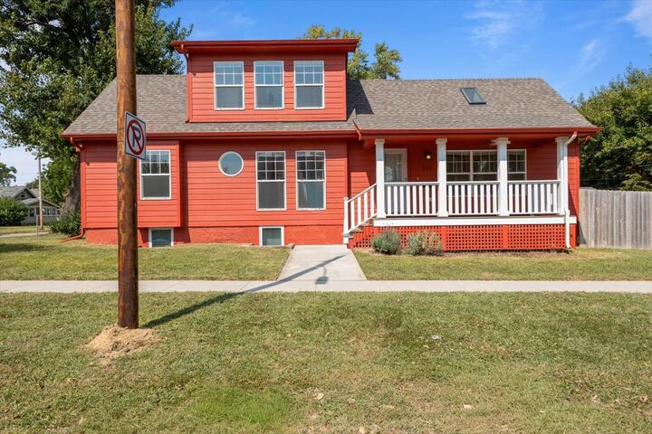 Property Photo:  501 10th Street  IA 50265 