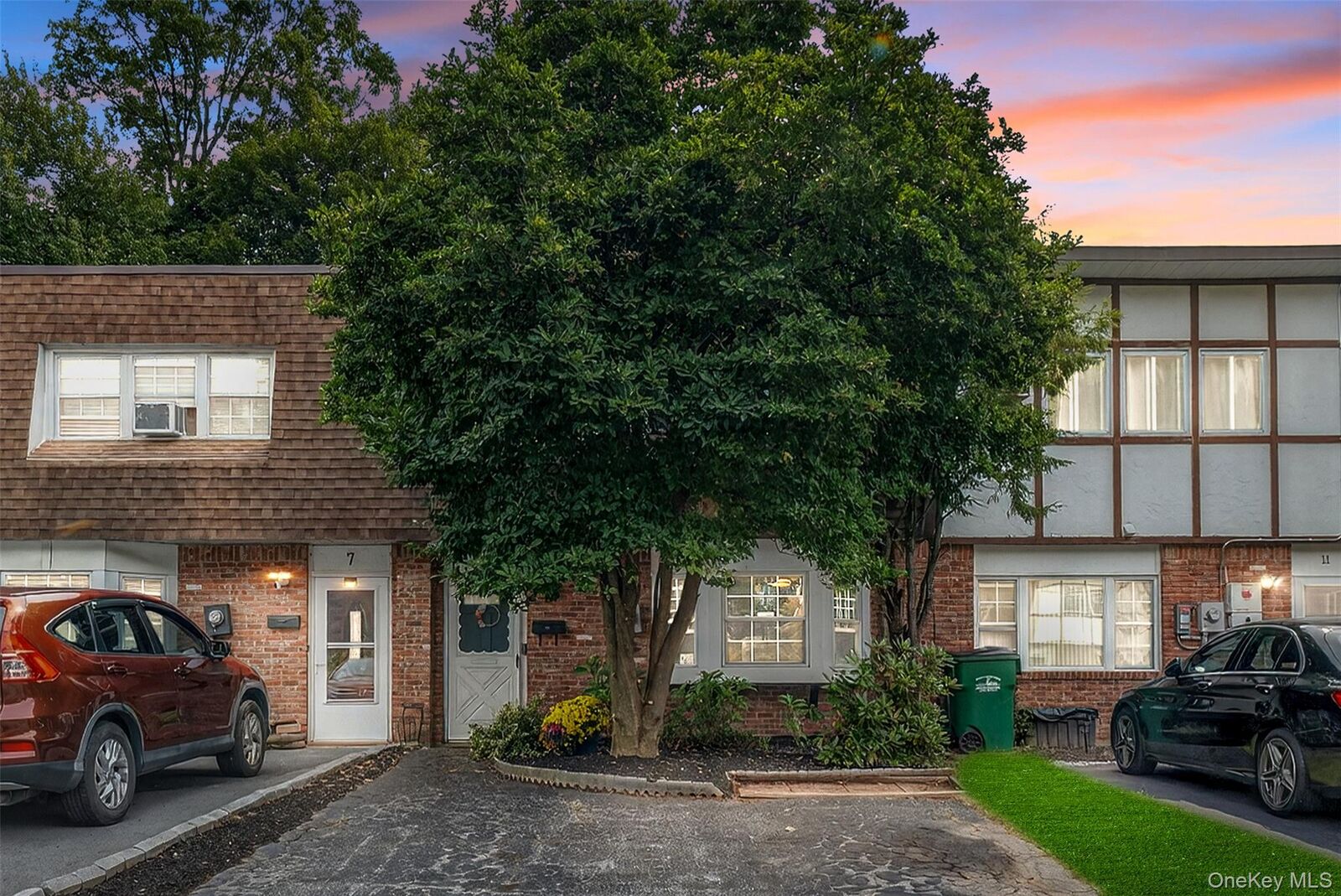 Property Photo:  9 Roundtree Court  NY 12508 