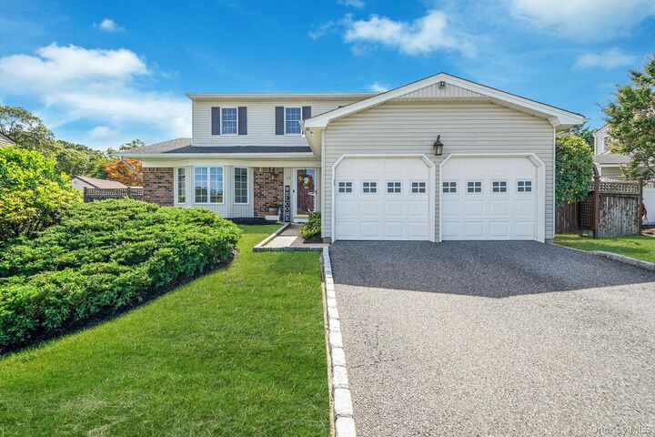 12 Morris Avenue  Lake Grove NY 11755 photo