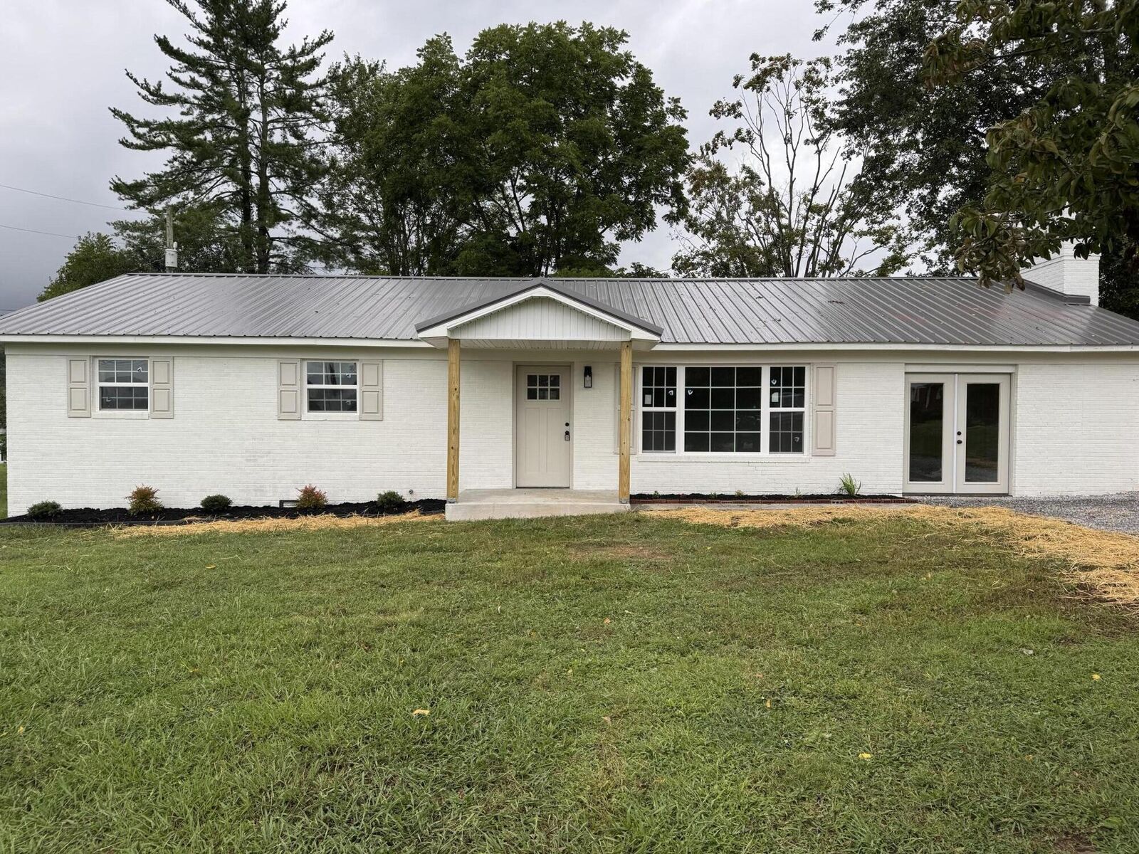 Property Photo:  203 Lakeview Circle  TN 37708 