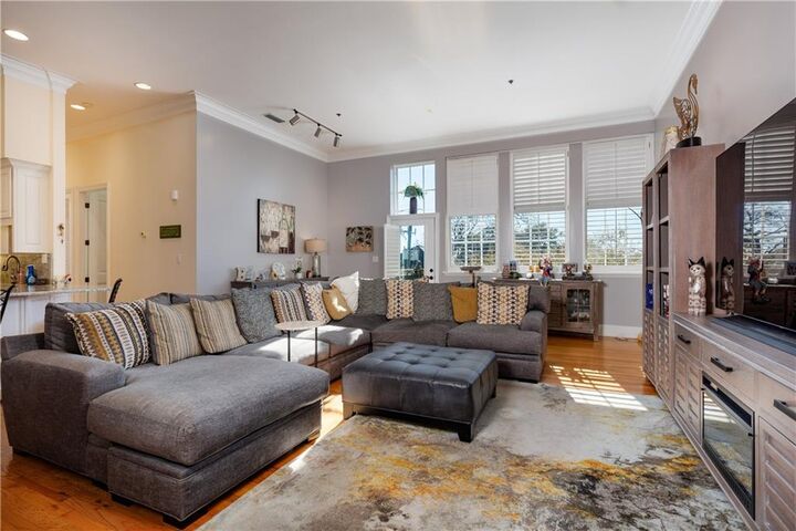 Property Photo:  753 St Francis Street #3003B  AL 36602