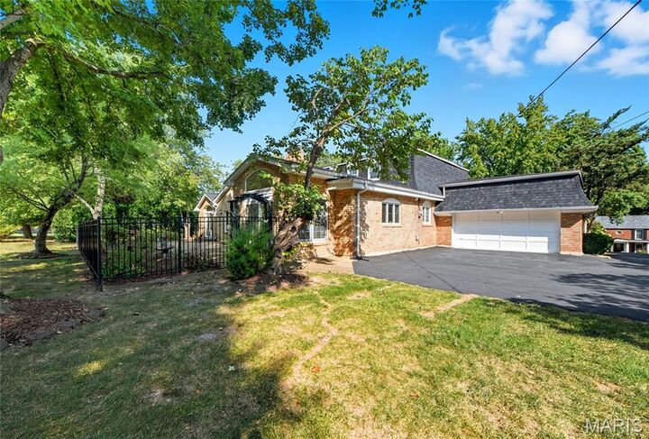 Property Photo:  13112 Thornhill Drive  MO 63131 