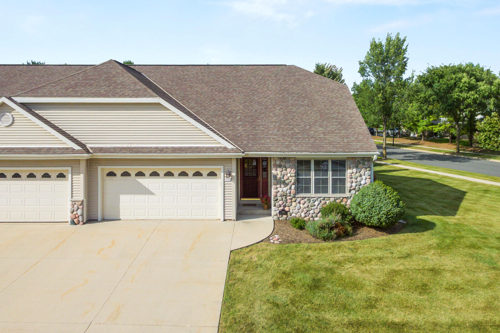 Property Photo: 1984 Comanche Ct WI 53024