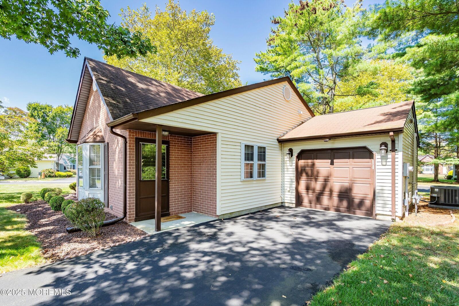 Property Photo:  5 Morden Close  NJ 07728 