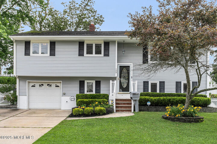 139 Statesir Place  Red Bank NJ 07701 photo