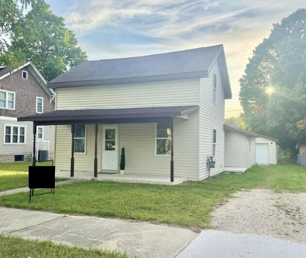 Property Photo: 513 Rose Avenue MI 49307