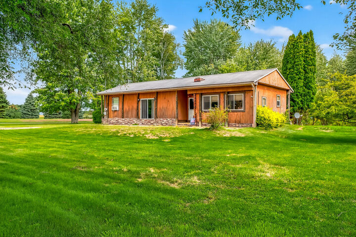 Property Photo:  522 S Ravenna Road  MI 49451 