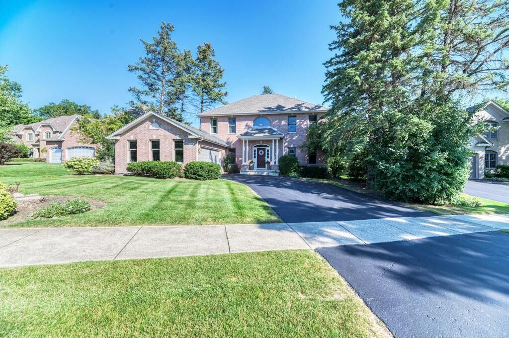 Property Photo:  218 Tiffany Lane  IL 60172 