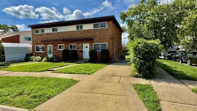 Property Photo: 9117 Barberry Lane IL 60016