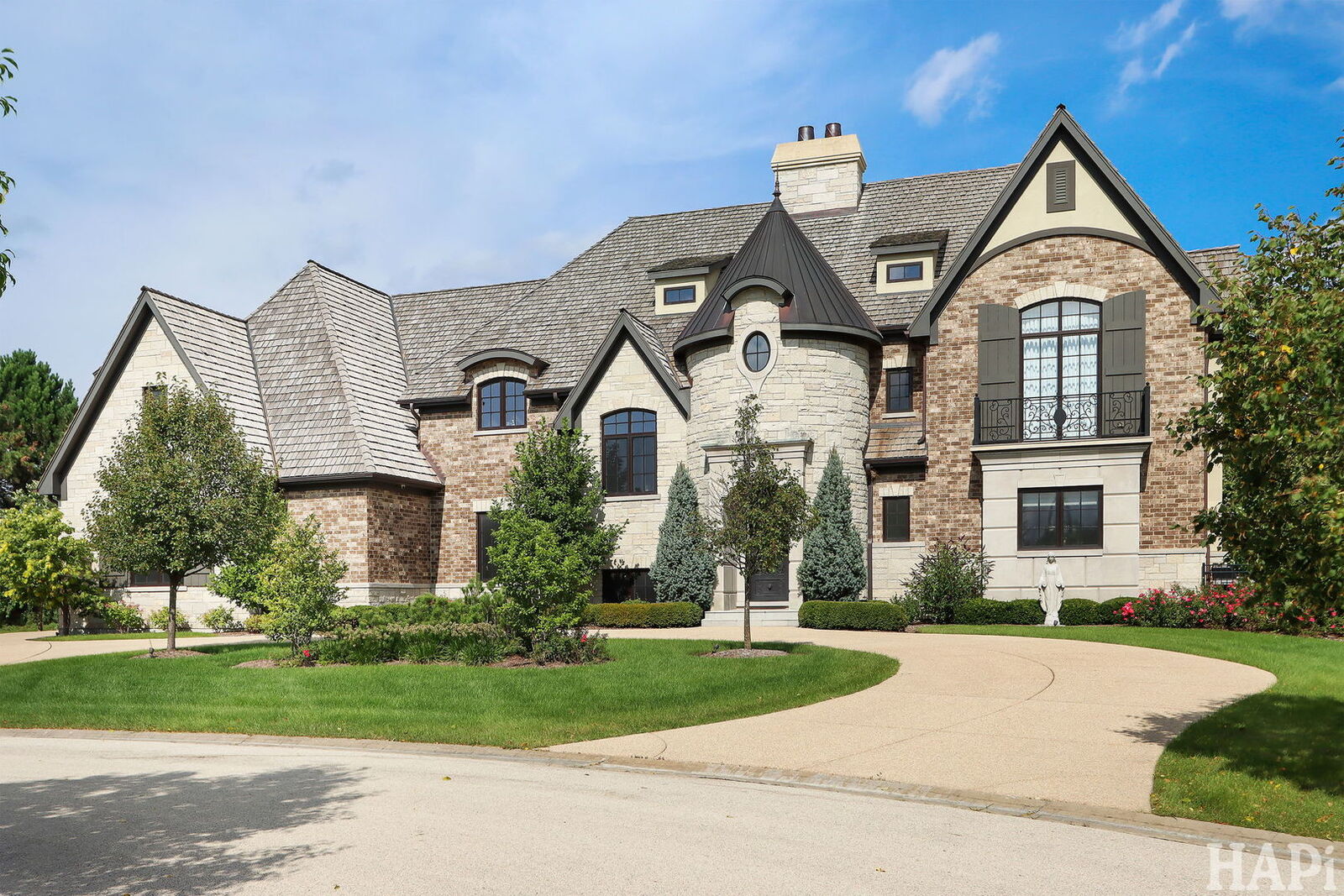 Property Photo: 18 Enclave Court IL 60010