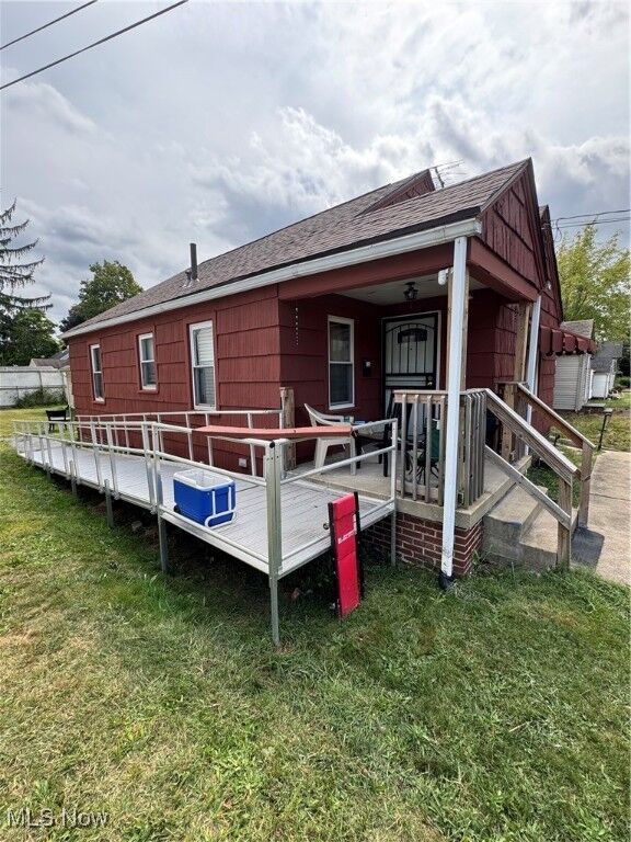 Property Photo: 1332 Spring Avenue NE OH 44714