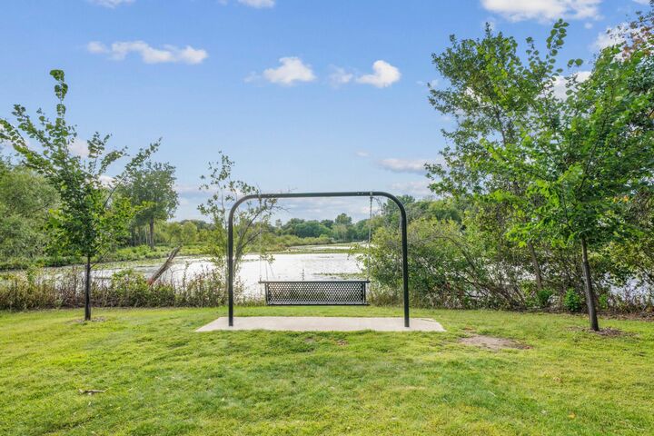 Property Photo:  2550 Moundsview Drive 49  MN 55112 