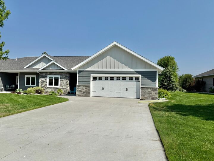 Property Photo:  910 Lake Forest Circle  MN 56501 