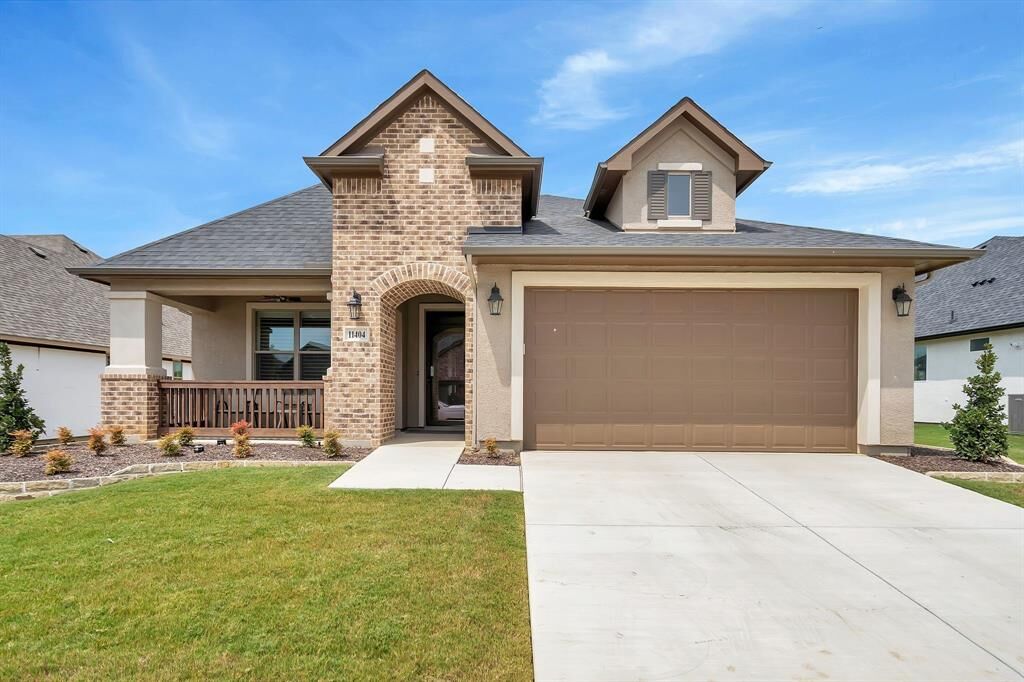 Property Photo: 11404 Iron Bark TX 76207
