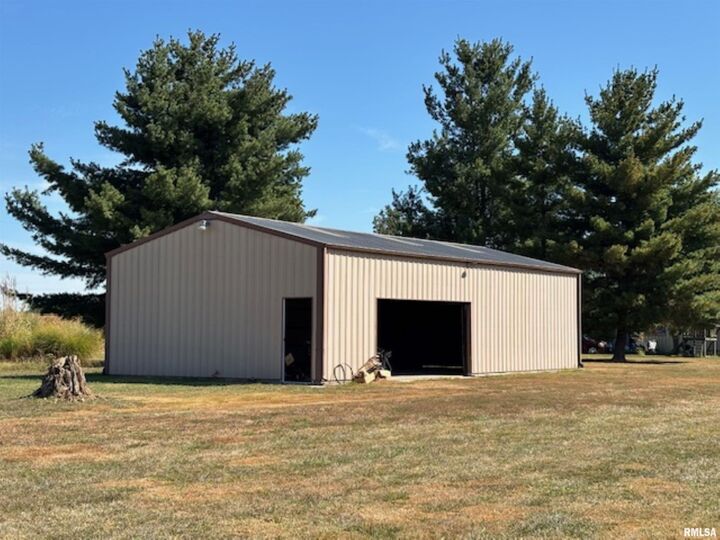 Property Photo: 962 Red Stripe Road IL 62882
