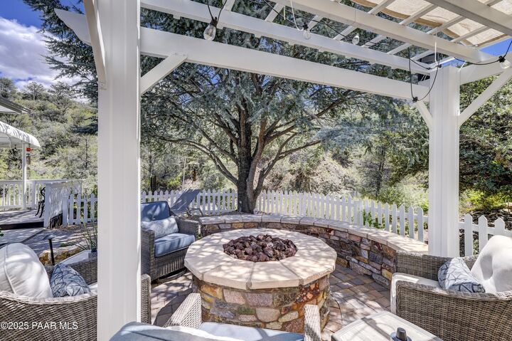 Property Photo: 1800 E Mulberry AZ 86314