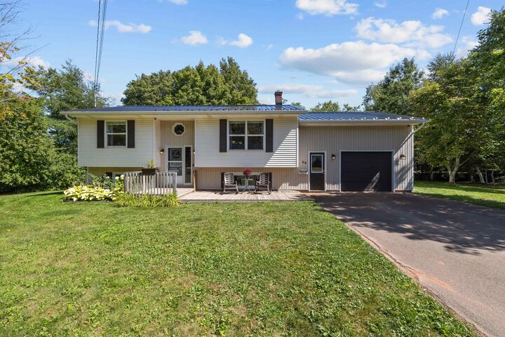 53 Pine Drive  Summerside PE C1N 3Y3 photo