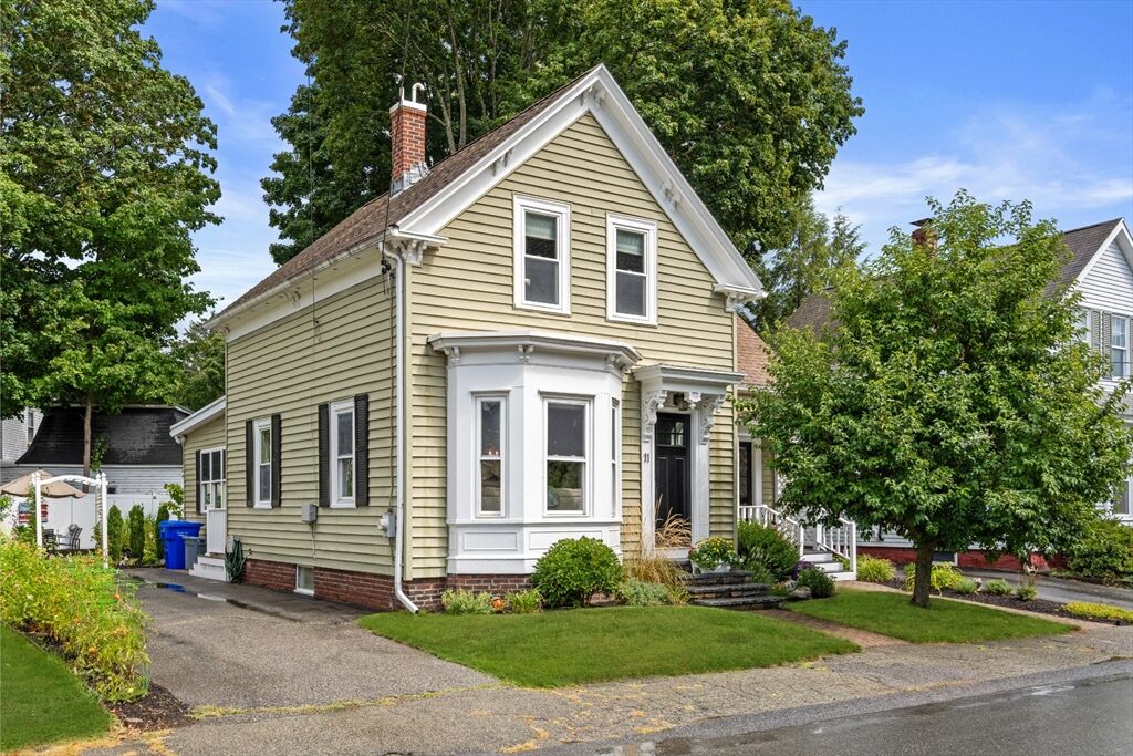 Property Photo:  11 Brooks Street  MA 01754 