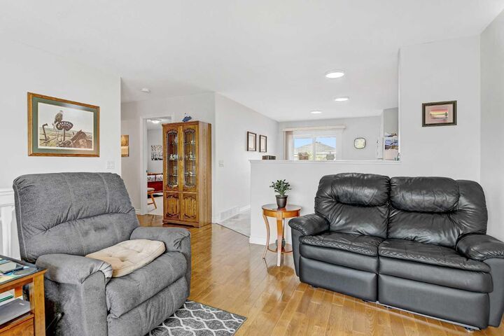 Property Photo:  10538 Royal Oaks Drive  AB T8V 8G2 