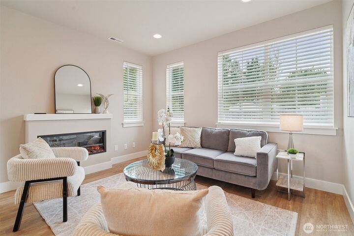 Property Photo: 4295 Stossel Avenue WA 98014