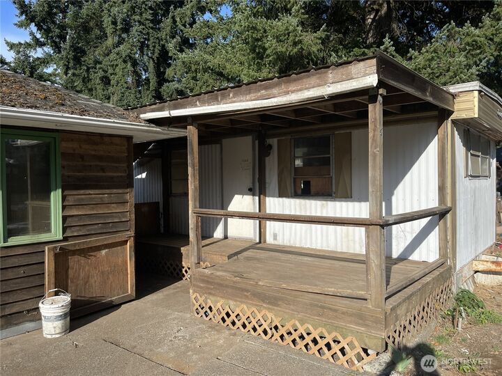 Property Photo:  1577 SE Oregon Street  WA 98367 