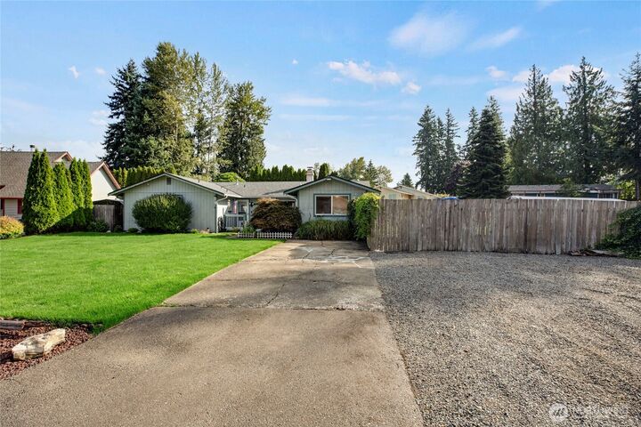 Property Photo: 11607 212th Avenue E WA 98391