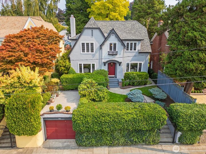 1812  10th Avenue E  Seattle WA 98102 photo