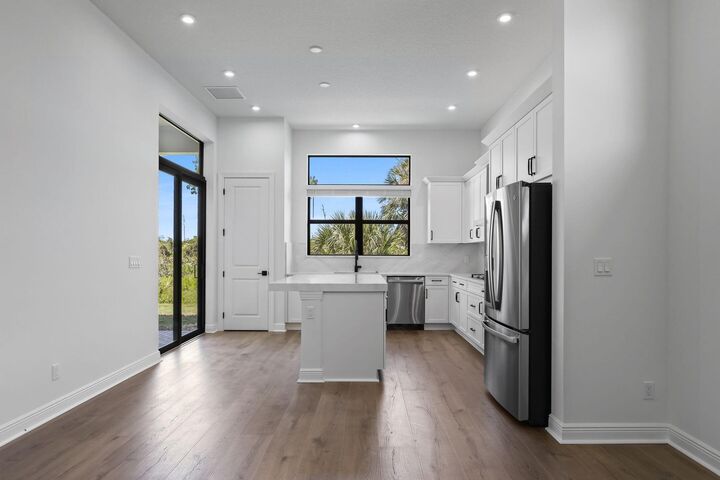 Property Photo:  419 SE Via Sangro  FL 34952 