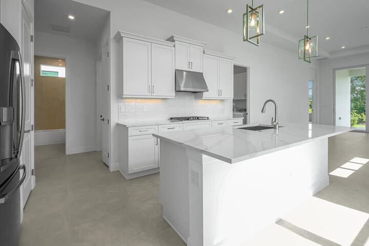 Property Photo:  399 SE Via Sangro  FL 34952 