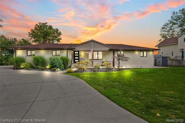 Property Photo: 4255 Lakewood Drive MI 48329