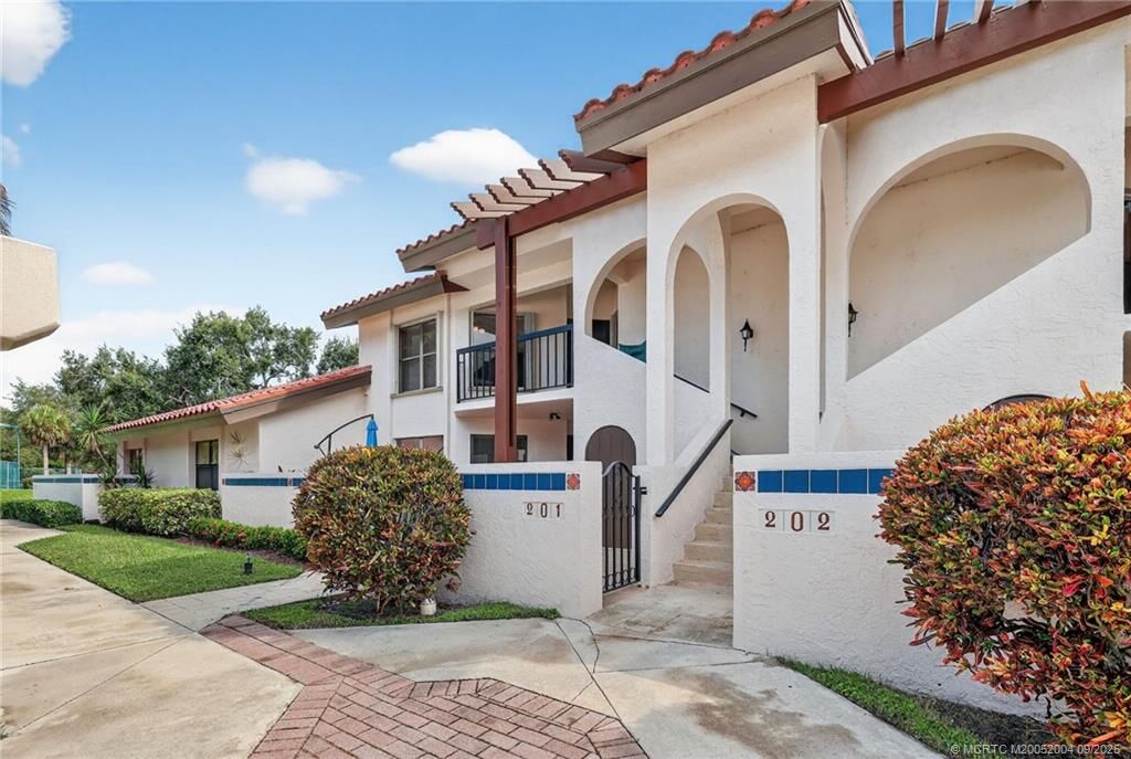 Property Photo:  6110 SE Martinique Drive 201  FL 34997 