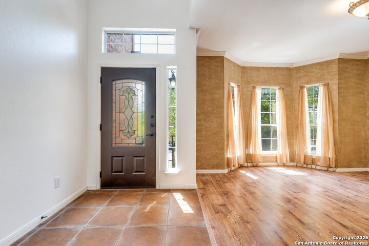 Property Photo: 815 Midway TX 78258