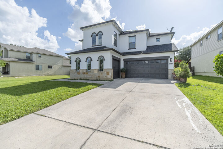 Property Photo: 23503 Woodlawn Rdg TX 78259